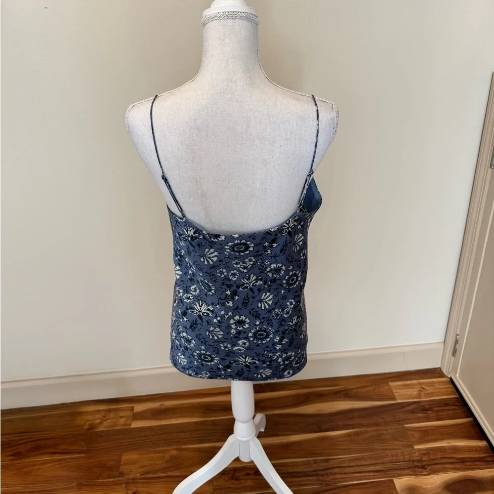 Club Monaco Cami Top Blue Floral V-Neck Silk Blend M Summer Resort - Picture 4 of 9
